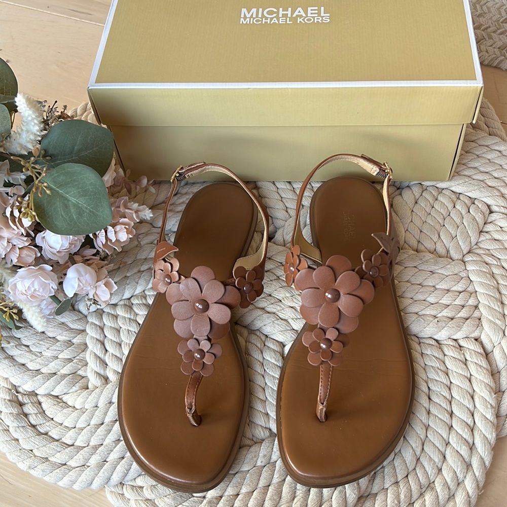 MICHAEL KORS Flora Thong Sandal 🌸 8